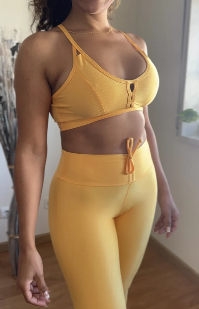 Conjunto de Legging push up amarelo canelado